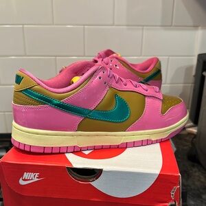Nike Pink and Green Sneakers